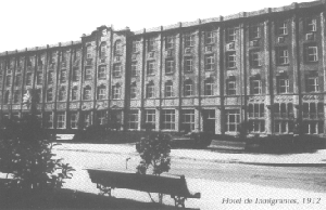 Edificio de dormitorios y comedor que adquiri, con el tiempo, el nombre aplicado al conjunto: "Hotel de Inmigrantes", hoy sede del museo, 1912. (Archivo General de la Nacin)