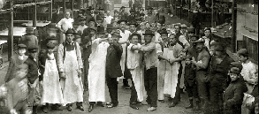 Baile de clausura del mercado de Lorea, 1909. (Archivo General de la nacin)