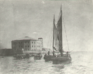 Antiguo Hotel de Inmigrantes, conocido como "La Rotonda" que funcion hasta el ao 1912. (Archivo General de la Nacin)